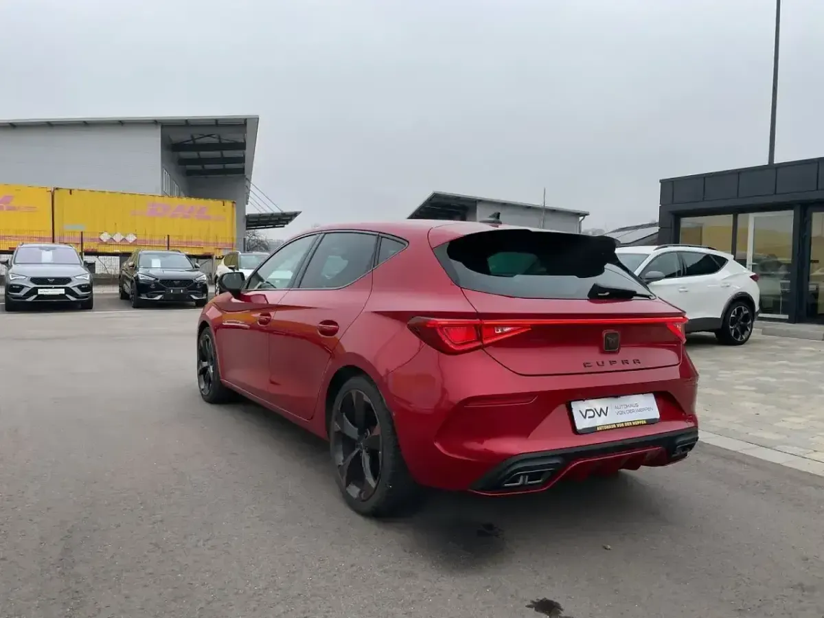 Usata Cupra Leon 110 CV (80 kW) 2024 Rosso Berlina
