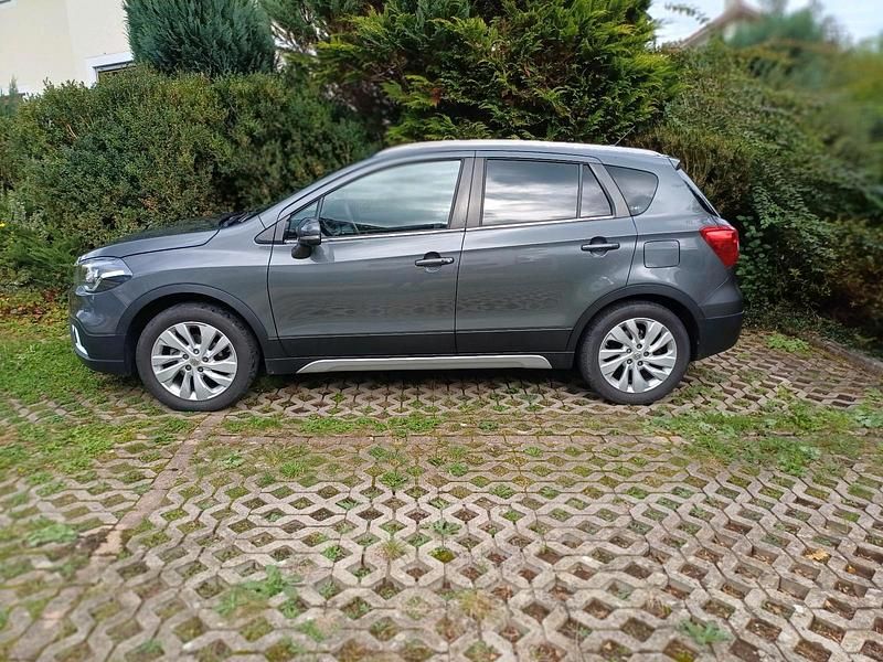 Grau Gebraucht 2019 Suzuki SX4 S-Cross SUV | 13.400 € (Guter Preis) - Bild 1/4
