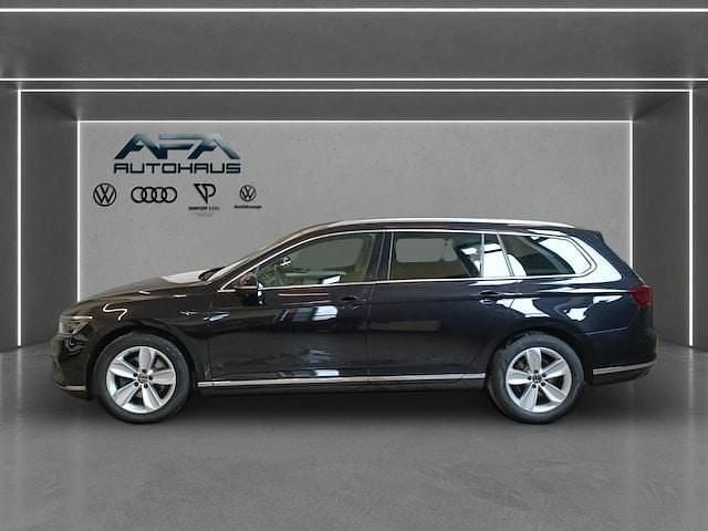 Gebraucht VW Passat Elegance 200 PS (147 kW) 2023 Kombi