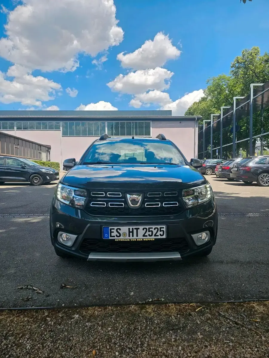 Gebraucht Dacia Sandero Prestige 90 PS (66 kW) 2017 Grau Limousine