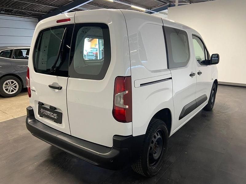 Gebraucht Opel Combo 131 PS (96 kW) 2021 Weiß Van / Kleinbus
