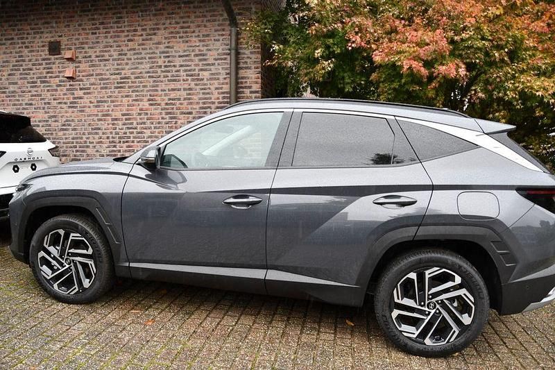 Grau Neu 2025 Hyundai Tucson Prime SUV | 36.690 € (Guter Preis) - Bild 1/4