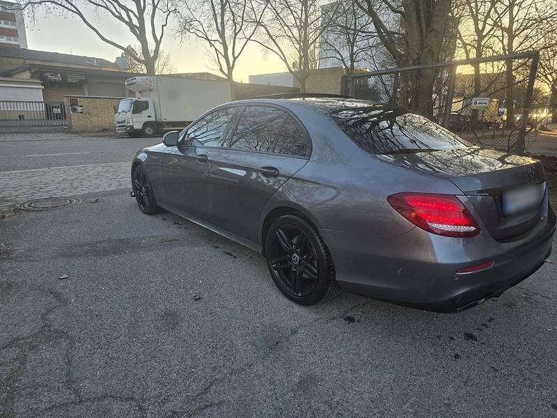 Gebraucht Mercedes E350 258 PS (189 kW) 2016 Grau Limousine