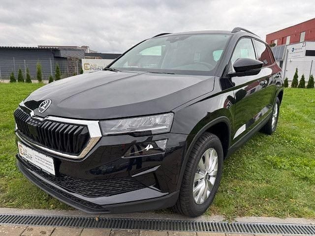 Schwarz Neu 2025 Skoda Karoq Selection SUV | 31.985 € (Superpreis) - Bild 1/4
