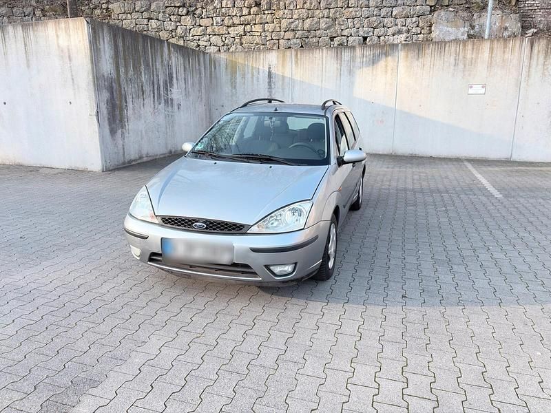 Gebraucht Ford Focus 105 PS (77 kW) 2002 Grau Kombi