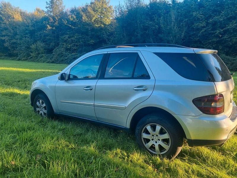 Gebraucht Mercedes ML350 272 PS (200 kW) 2006 Silber SUV
