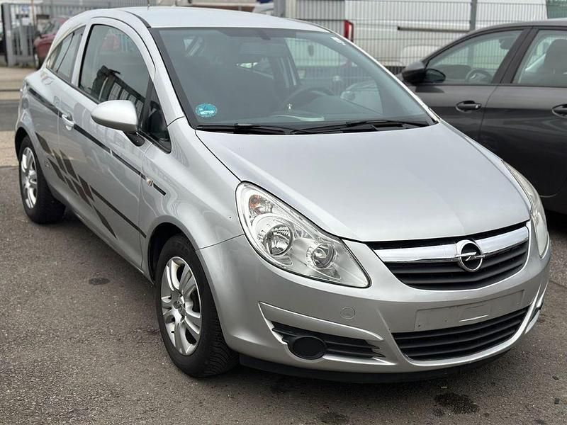 Gebraucht Opel Corsa Basis 60 PS (44 kW) 2008 Silber Kleinwagen