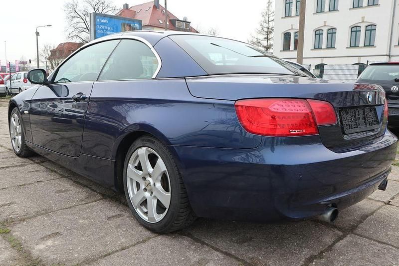 Gebraucht BMW 335 Cabriolet 306 PS (225 kW) 2010 Blau Cabrio