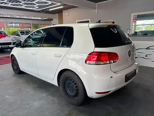 Gebraucht VW Golf VI Style 80 PS (58 kW) 2011 Weiß Kleinwagen