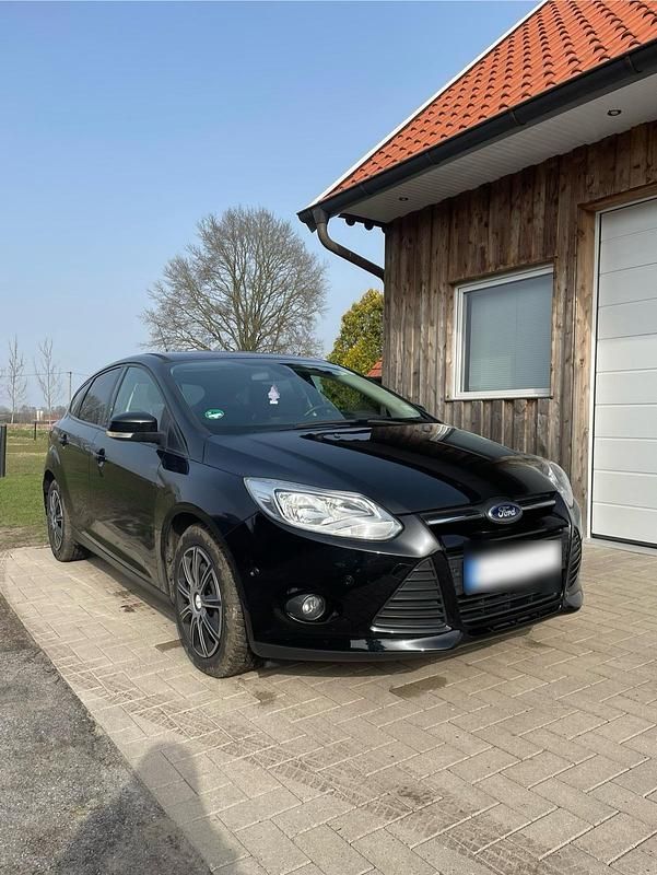 Gebraucht Ford Focus 125 PS (91 kW) 2012 Schwarz Kleinwagen