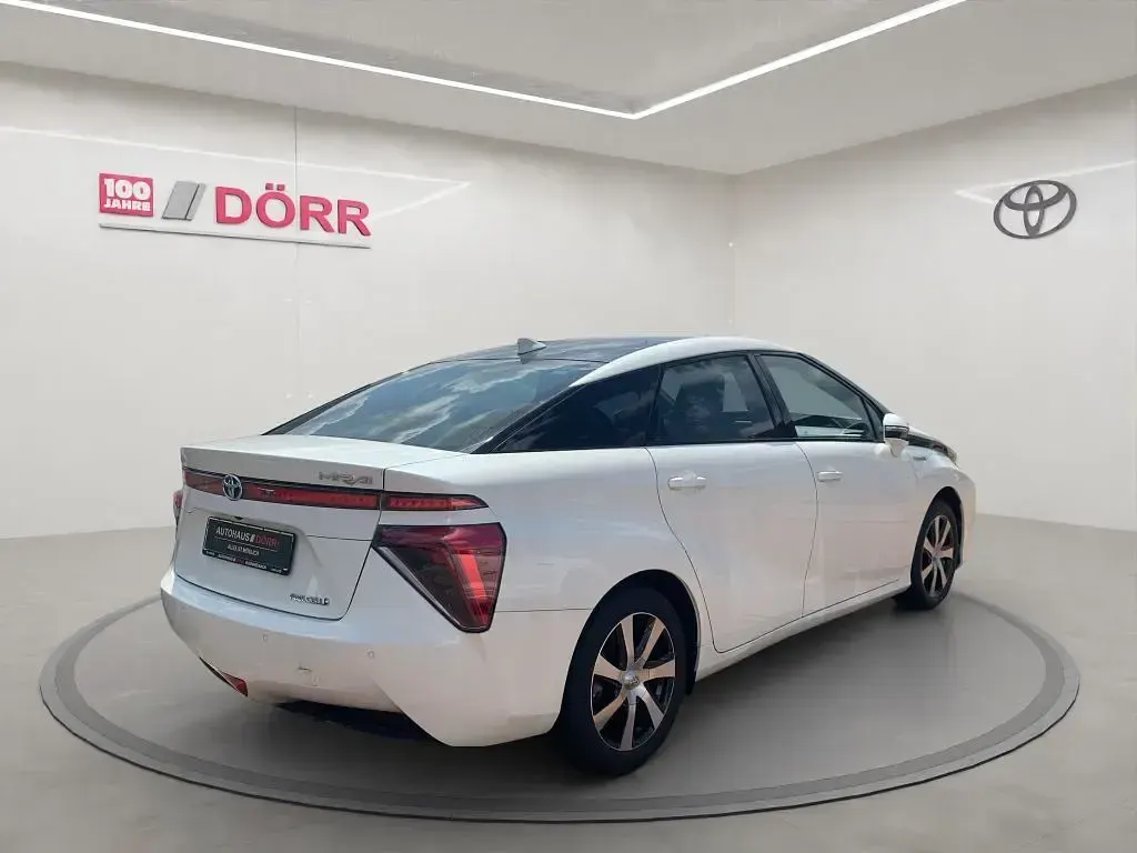 Gebraucht Toyota Mirai 154 PS (113 kW) 2020 Titaniumweiß perleffekt Limousine