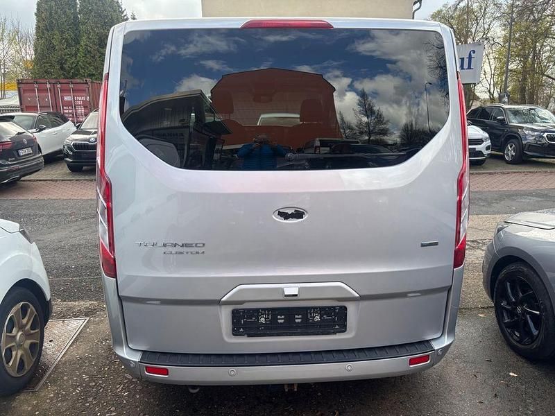 Gebraucht Ford Tourneo 131 PS (96 kW) 2019 Silber Kombi