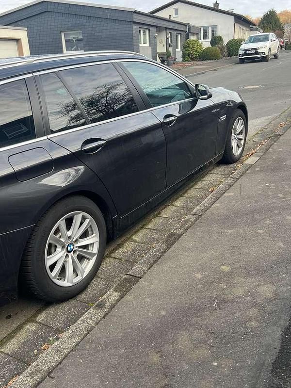 Gebraucht BMW 520 184 PS (135 kW) 2016 Schwarz Kombi