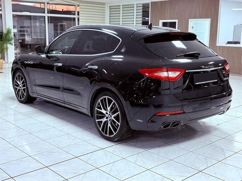 Gebraucht Maserati Levante 275 PS (202 kW) 2016 Schwarz SUV