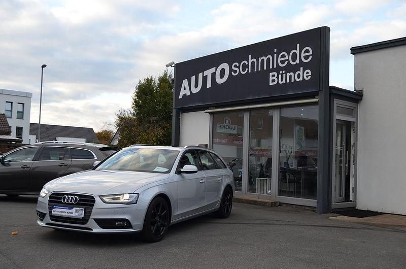 Silber Gebraucht 2012 Audi A4 Attraction Kombi | 11.900 € (Etwas zu teuer) - Bild 1/4