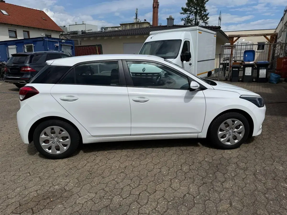Brugt Hyundai i20 75 HK (55 kW) 2016 Hvid Hatchback