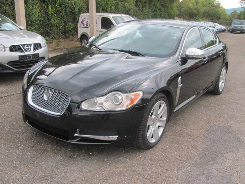 Schwarz Gebraucht 2010 Jaguar XF Premium Luxury Limousine | 12.990 € (Teuer) - Bild 1/4