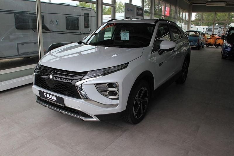 Weiß Gebraucht 2021 Mitsubishi Eclipse Cross Edition SUV | 24.990 € (Fairer Preis) - Bild 1/4