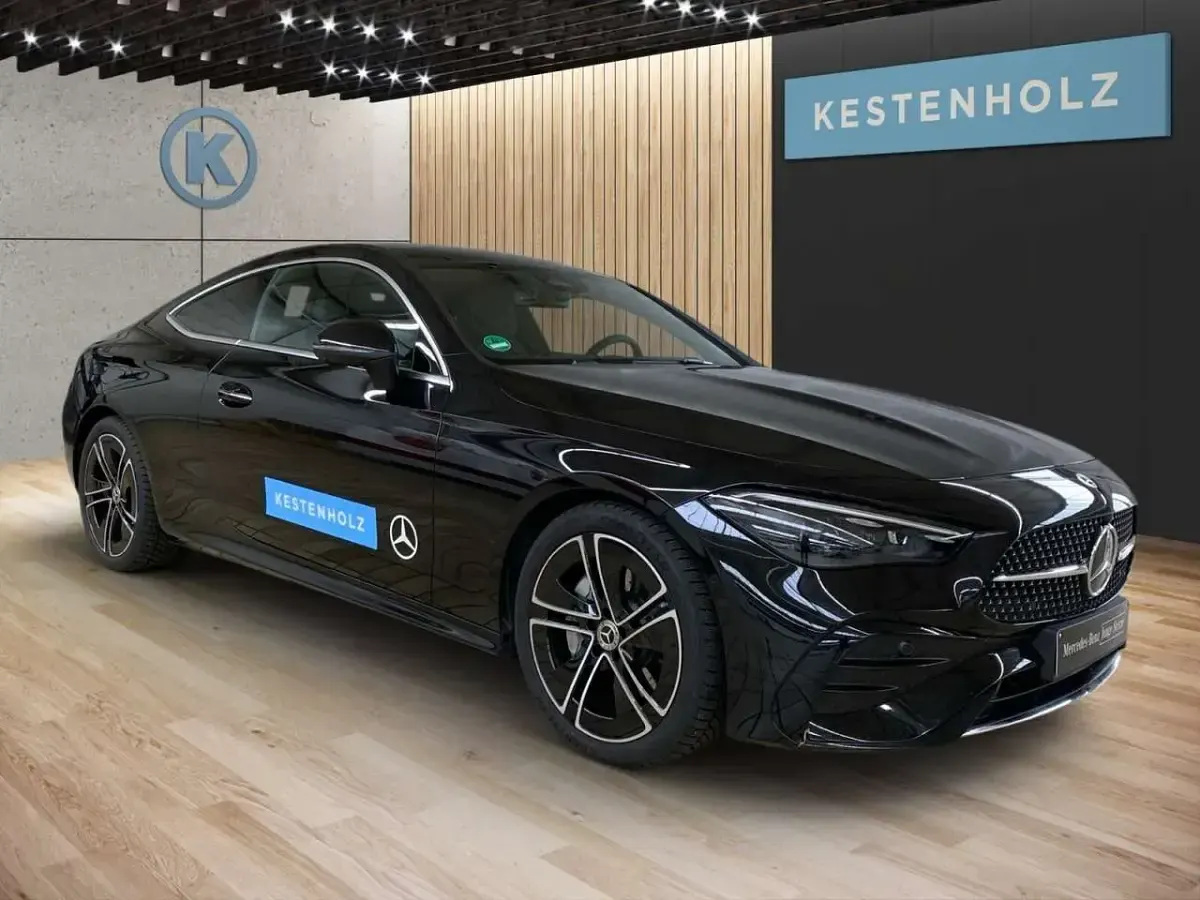 Gebraucht Mercedes CLE200 AMG 204 PS (150 kW) 2025 Schwarz Coupé