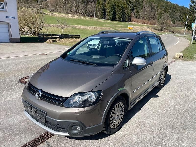 Gebraucht VW Golf Plus Cross 105 PS (77 kW) 2011 Braun Van / Kleinbus