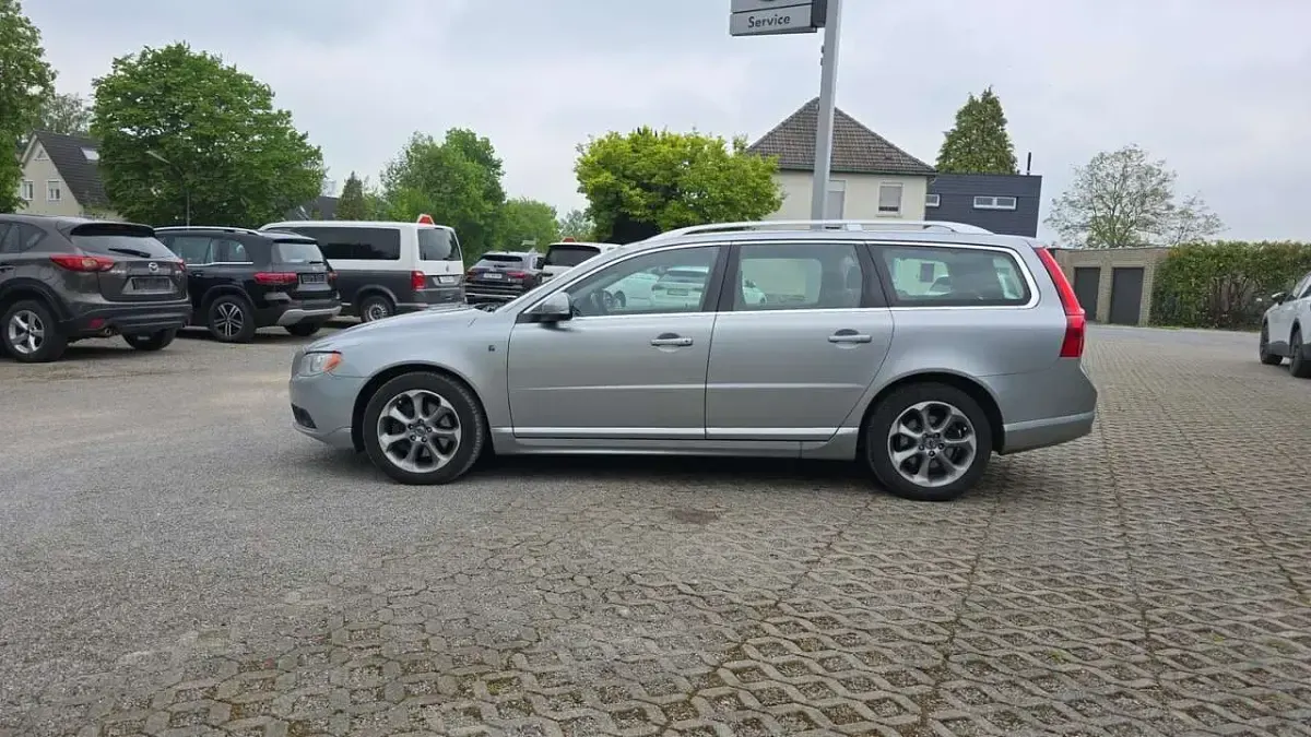 Gebraucht Volvo V70 Ocean Race 163 PS (119 kW) 2011 Silber Kombi