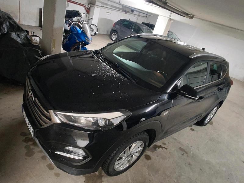 Schwarz Gebraucht 2016 Hyundai Tucson SUV | 11.000 € (Fairer Preis) - Bild 1/4