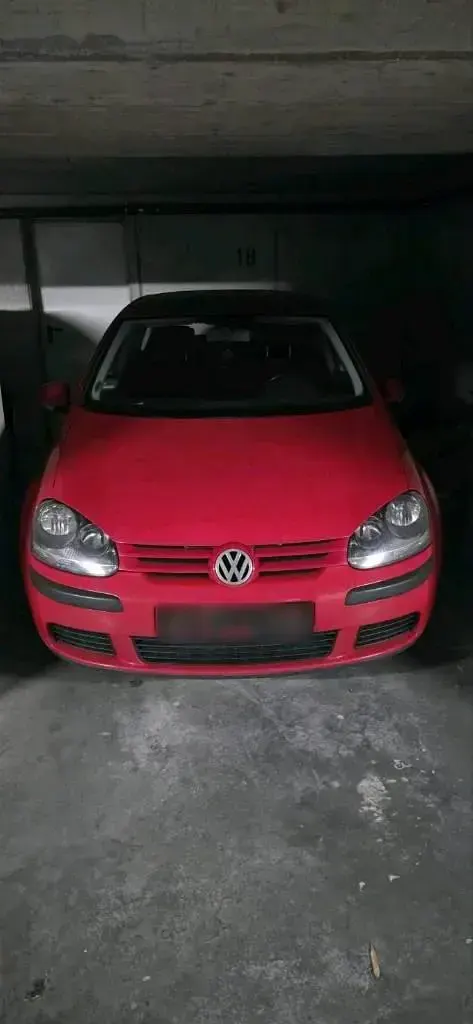 Gebraucht VW Golf V 115 PS (84 kW) 2004 Rot Kleinwagen