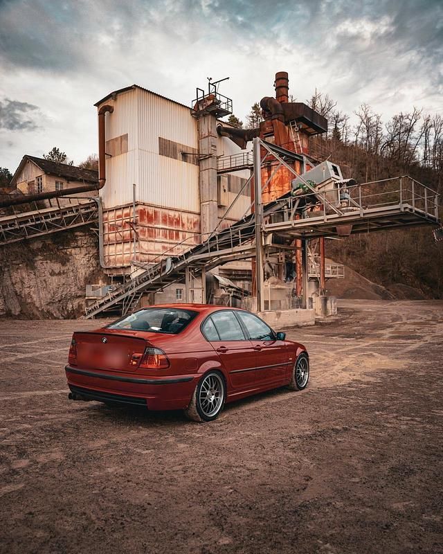 Gebraucht BMW 323 M Sport 171 PS (125 kW) 2000 Rot Limousine