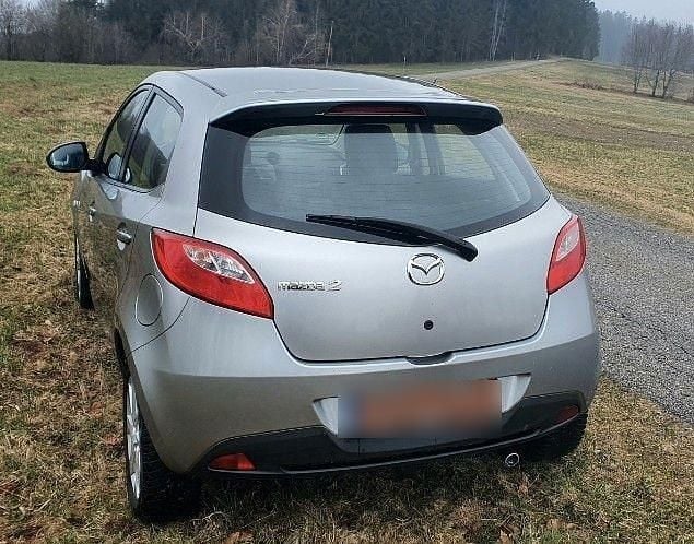 Gebraucht Mazda 2 Edition 75 PS (55 kW) 2010 Grau Kleinwagen