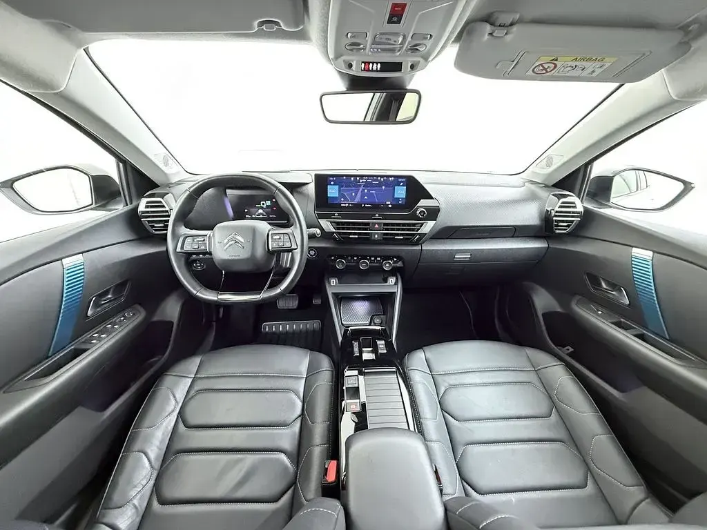 Używany Citroën e-C4 Business Class 100 kW (136 KM) 2023 Biały SUV
