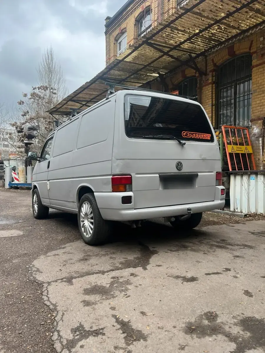 Gebraucht VW T4 102 PS (75 kW) 2000 Grau Van