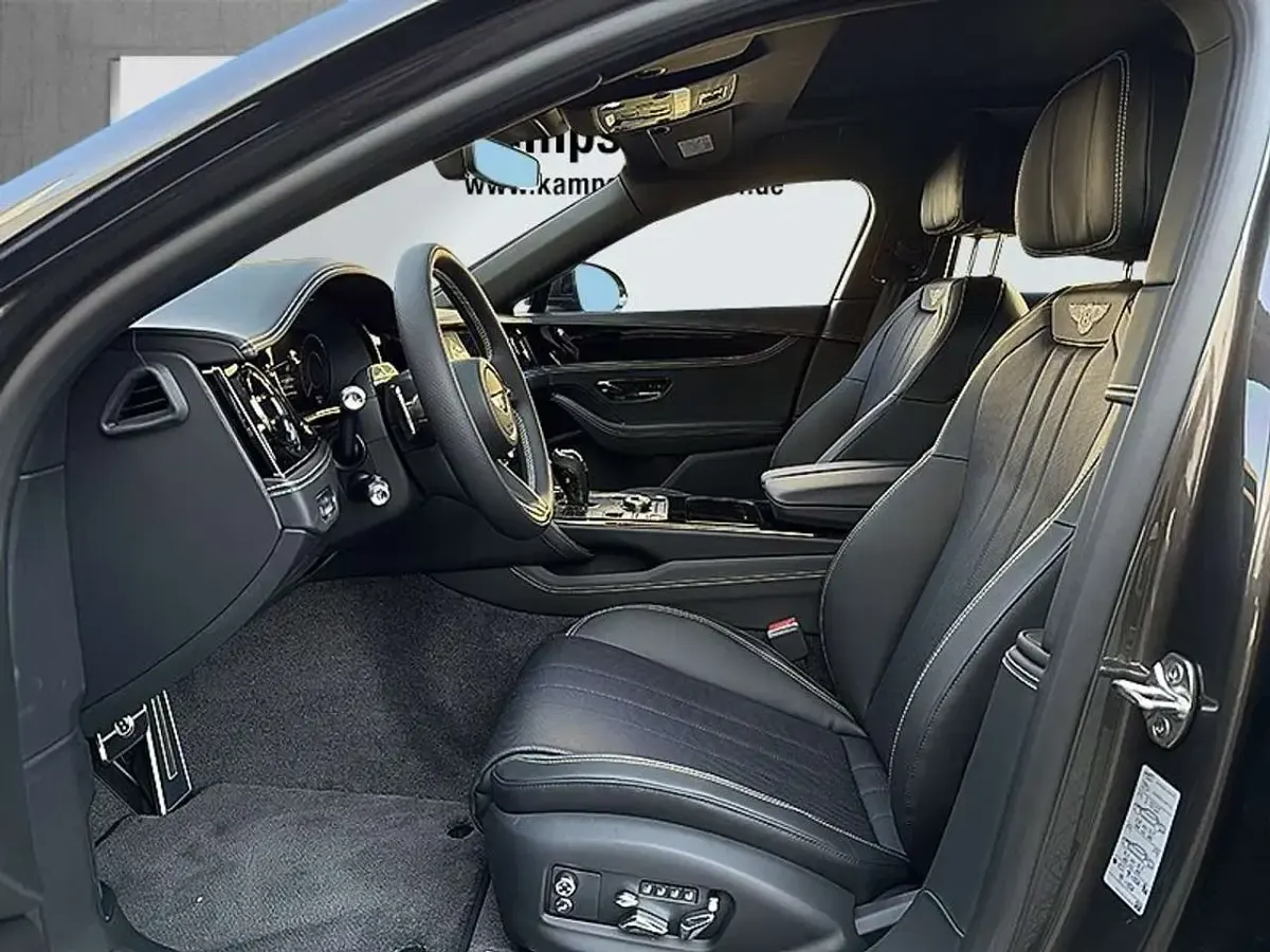Gebraucht Bentley Flying Spur 680 PS (500 kW) 2026 Schwarz Limousine