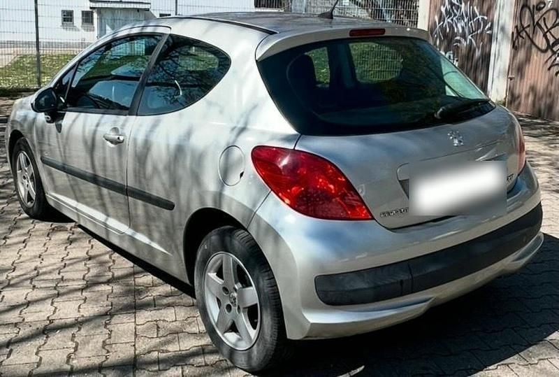 Gebraucht Peugeot 207 95 PS (69 kW) 2009 Grau Kleinwagen