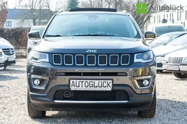 Usado Jeep Compass Limited 170 HP (125 kW) 2019 Cinzento SUV