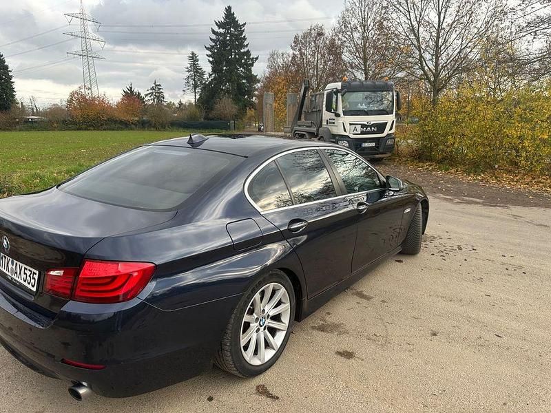 Gebraucht BMW 535 Basis 306 PS (225 kW) 2010 Blau Limousine