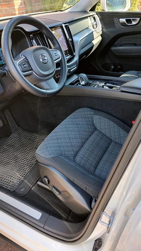 Gebraucht Volvo XC60 197 PS (144 kW) 2022 Weiß SUV