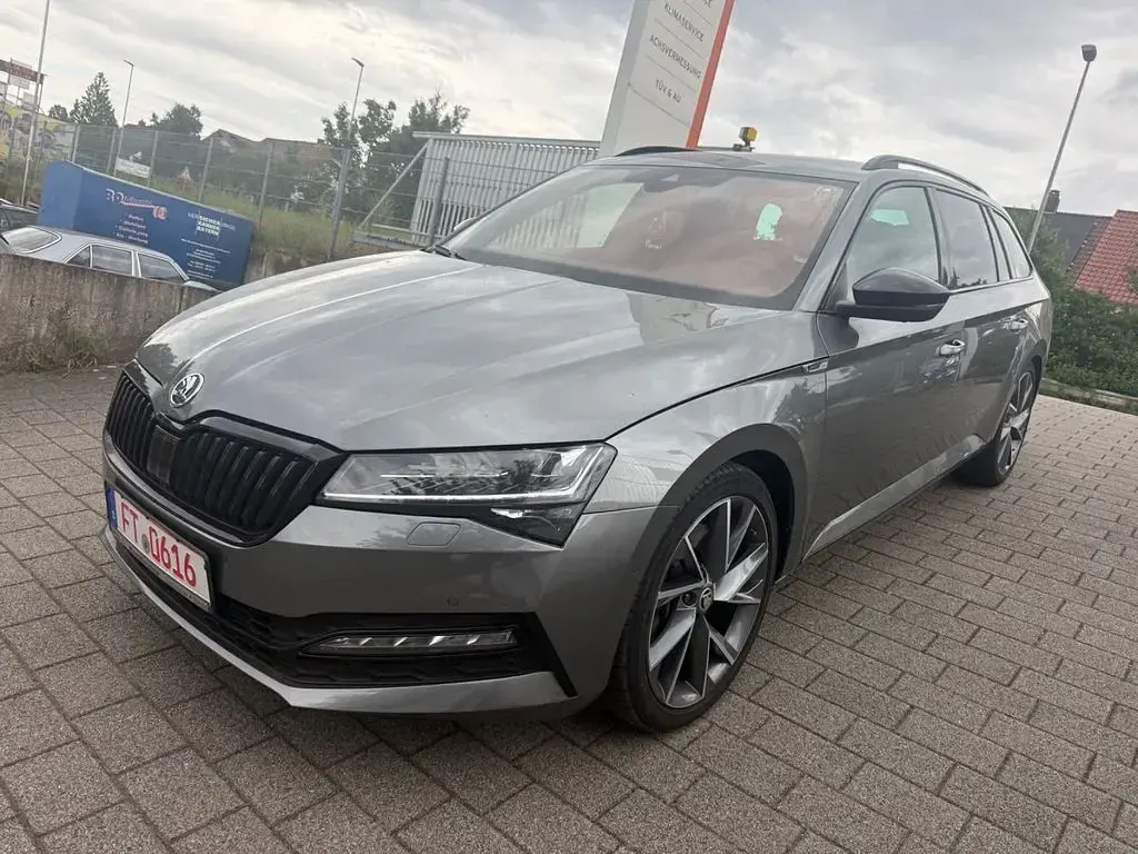 Gebraucht Skoda Superb SportLine 280 PS (205 kW) 2023 Grau Kombi