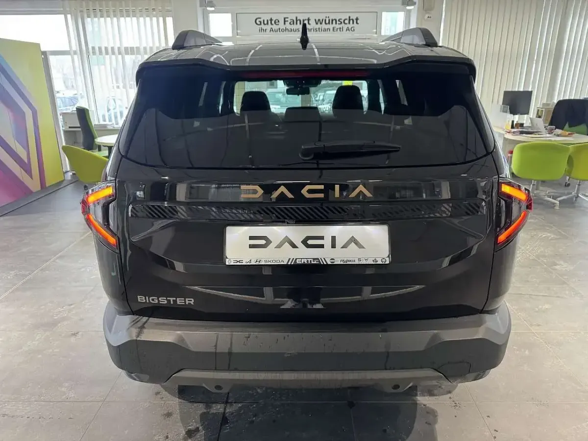 Neu Dacia Bigster Extreme 140 PS (102 kW) 2025 Perlmuttschwarz metallic SUV