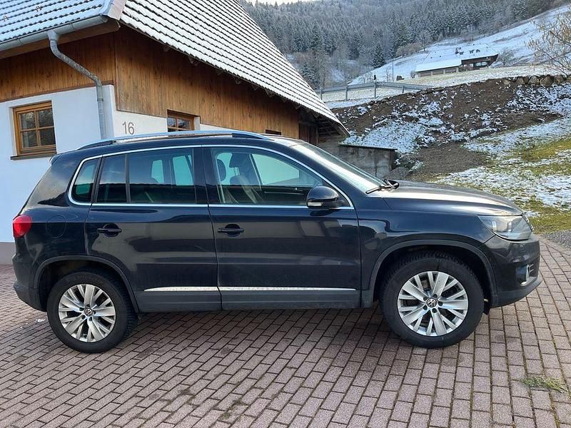 Gebraucht VW Tiguan Sportline 140 PS (102 kW) 2013 Schwarz SUV