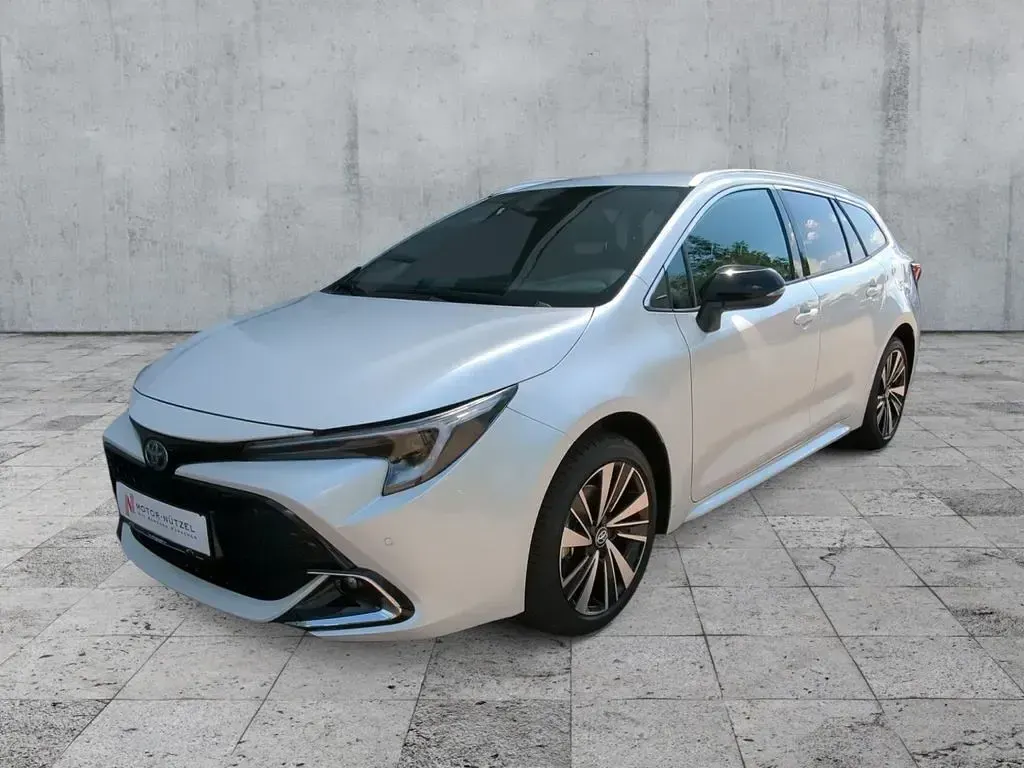 Neu Toyota Corolla 196 PS (144 kW) 2026 Weiß Limousine