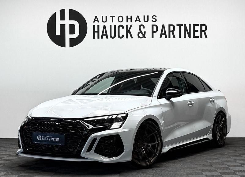 Weiß Gebraucht 2023 Audi RS3 Ambiente Kleinwagen | 54.990 € (Superpreis) - Bild 1/4
