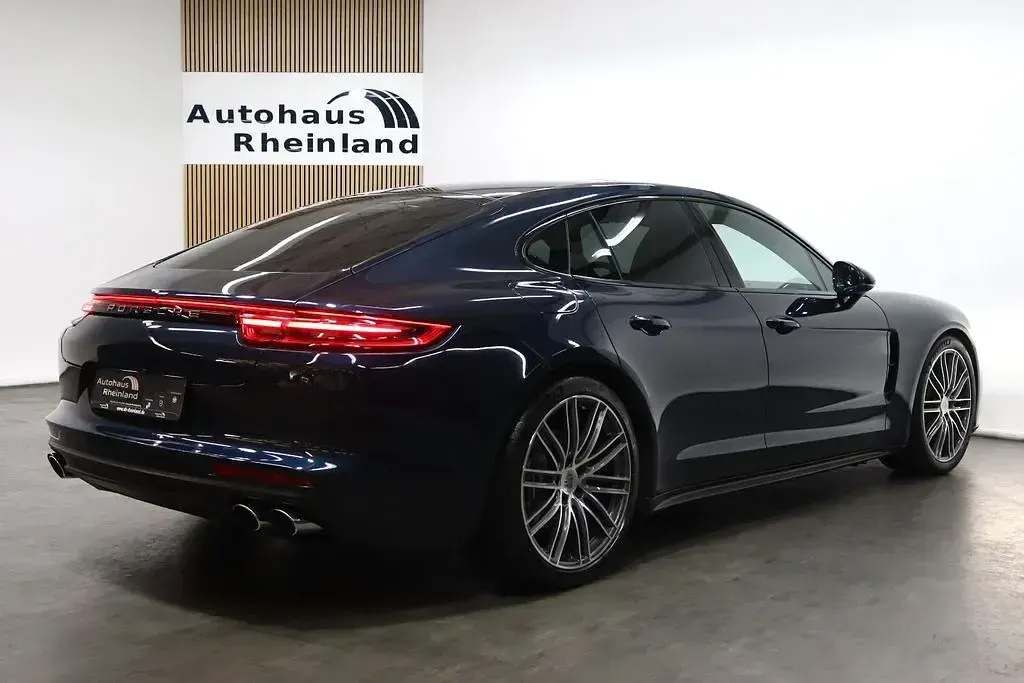 Gebraucht Porsche Panamera 4 330 PS (242 kW) 2018 Blau Kleinwagen