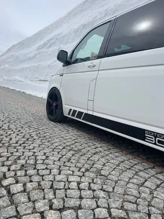 Gebraucht VW Multivan 204 PS (150 kW) 2017 Weiß Van / Kleinbus
