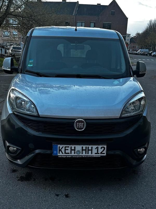 Grün Gebraucht 2015 Fiat Doblò Van / Kleinbus | 4.750 € - Bild 1/4