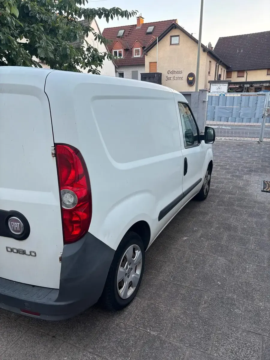 Gebraucht Fiat Doblò 90 PS (66 kW) 2012 Weiß Van / Kleinbus