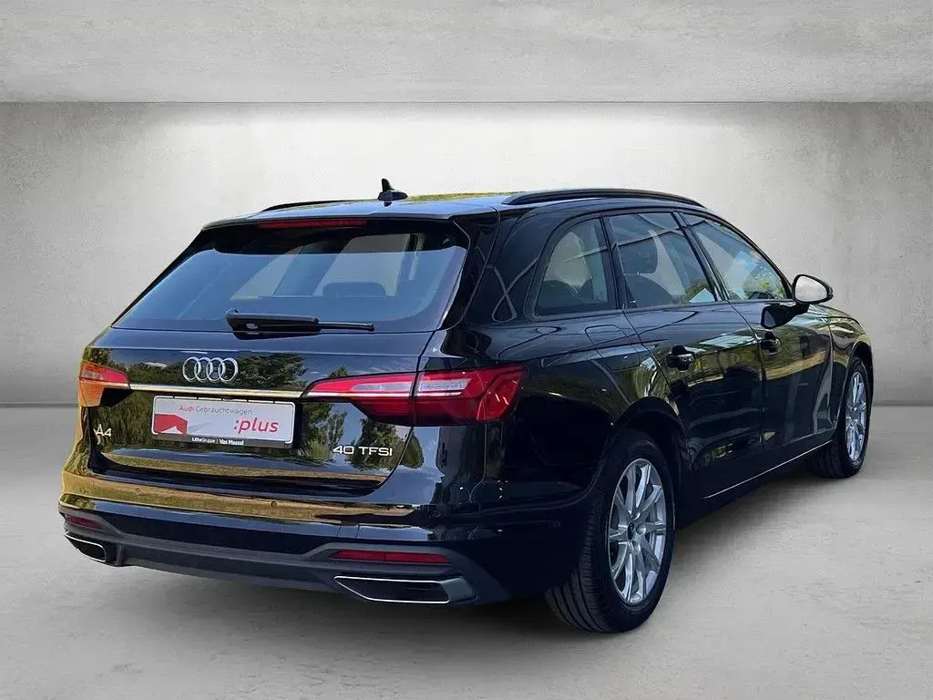 Gebraucht Audi A4 Sport 204 PS (150 kW) 2024 Brillantschwarz Kombi