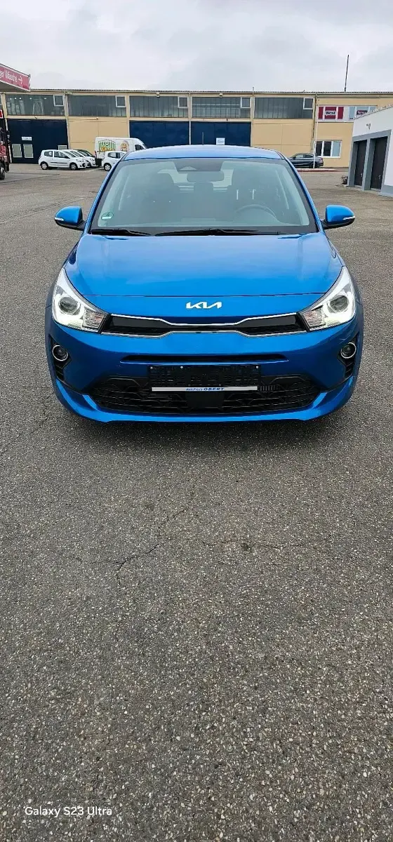 Gebraucht Kia Rio 101 PS (74 kW) 2023 Blau Kleinwagen
