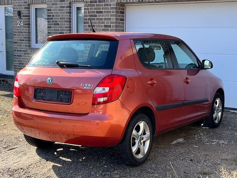 Gebraucht Skoda Fabia 69 PS (50 kW) 2008 Rot Limousine