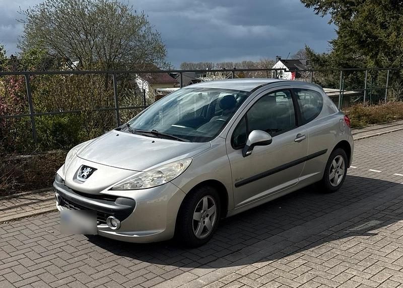Gebraucht Peugeot 207 74 PS (54 kW) 2009 Andere farben Coupé