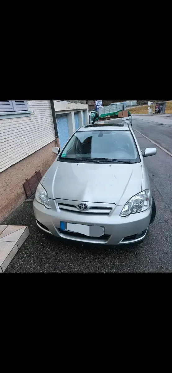 Gebraucht Toyota Corolla 110 PS (80 kW) 2004 Silber Kleinwagen